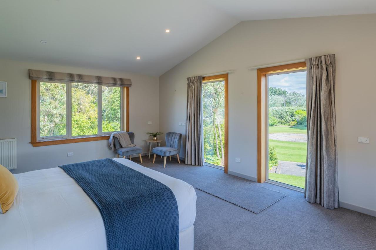 Anam Cara Gardens Luxury Villa Private Bedrooms And Ensuite Bathrooms Sleeps 9 Otaki エクステリア 写真