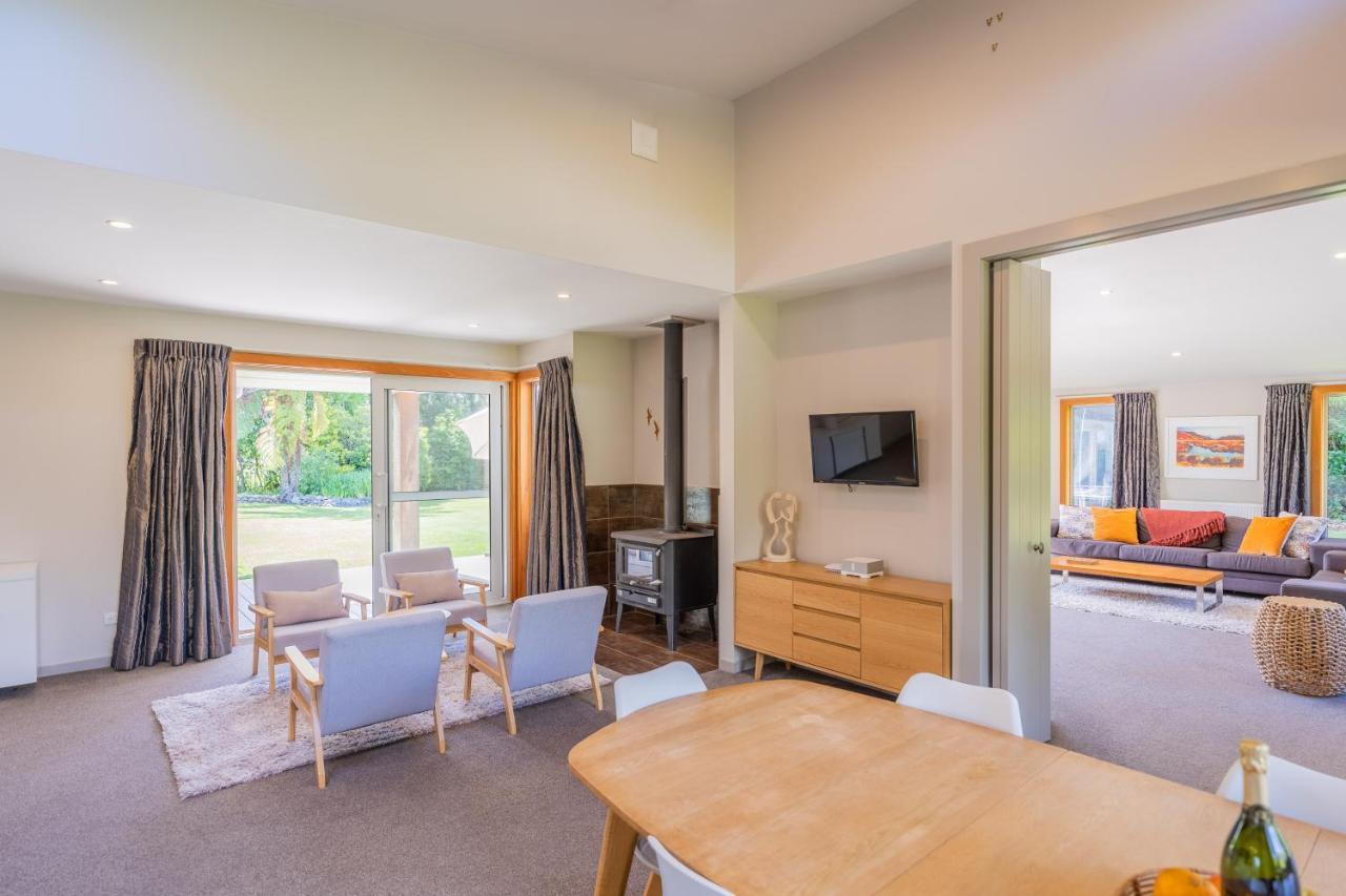 Anam Cara Gardens Luxury Villa Private Bedrooms And Ensuite Bathrooms Sleeps 9 Otaki エクステリア 写真