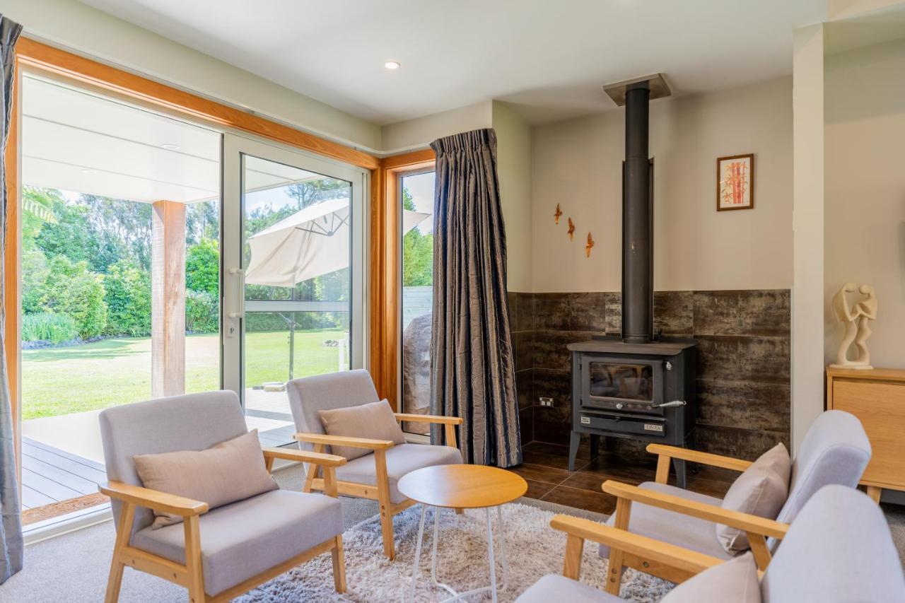 Anam Cara Gardens Luxury Villa Private Bedrooms And Ensuite Bathrooms Sleeps 9 Otaki エクステリア 写真