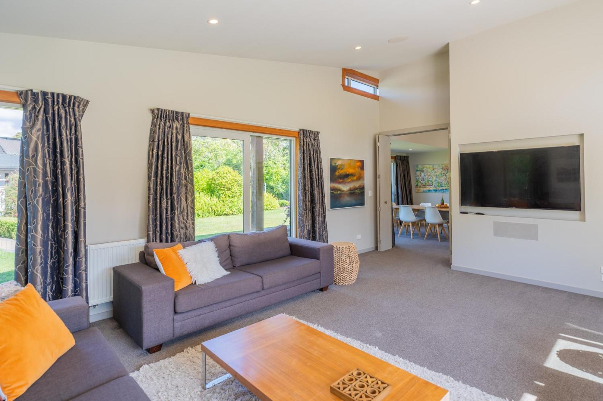 Anam Cara Gardens Luxury Villa Private Bedrooms And Ensuite Bathrooms Sleeps 9 Otaki エクステリア 写真