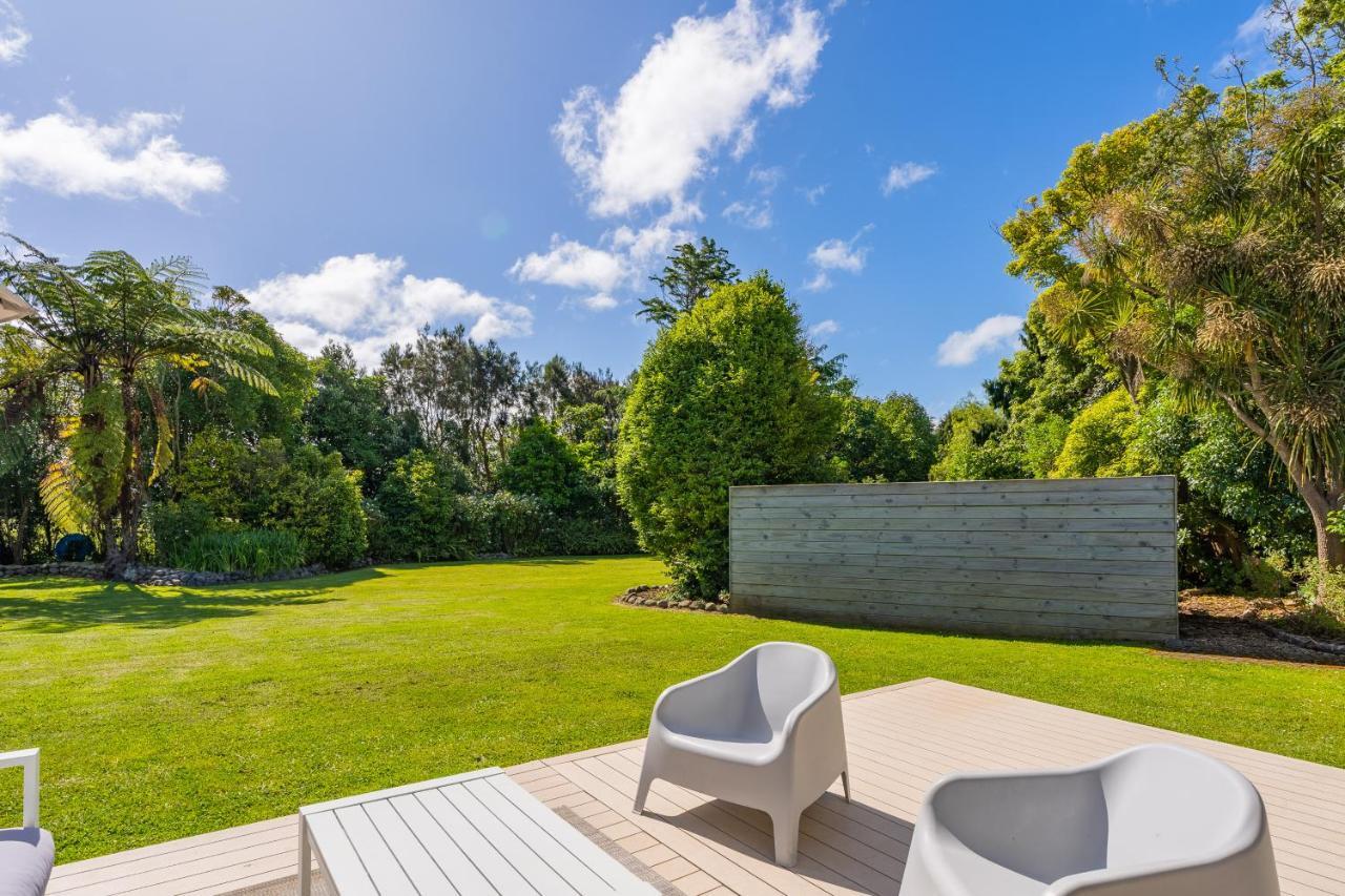 Anam Cara Gardens Luxury Villa Private Bedrooms And Ensuite Bathrooms Sleeps 9 Otaki エクステリア 写真